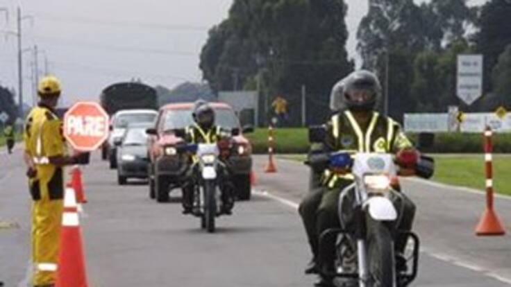 Un muerto y 16 heridos en accidentes de carreteras en el Valle