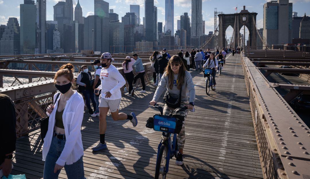 Estadounidenses en el puente de Brooklyn