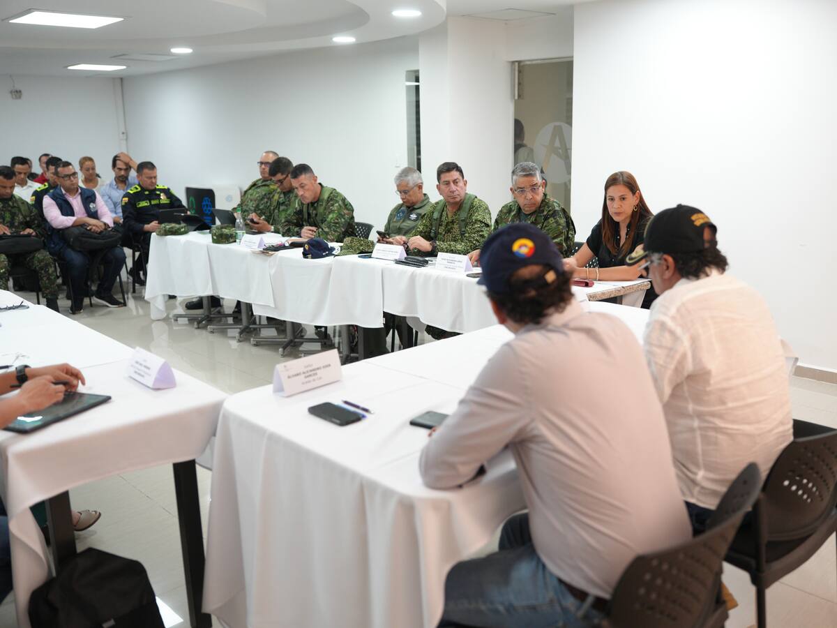 Presidente Petro descarta estado de conmoción tras atentado en Cali