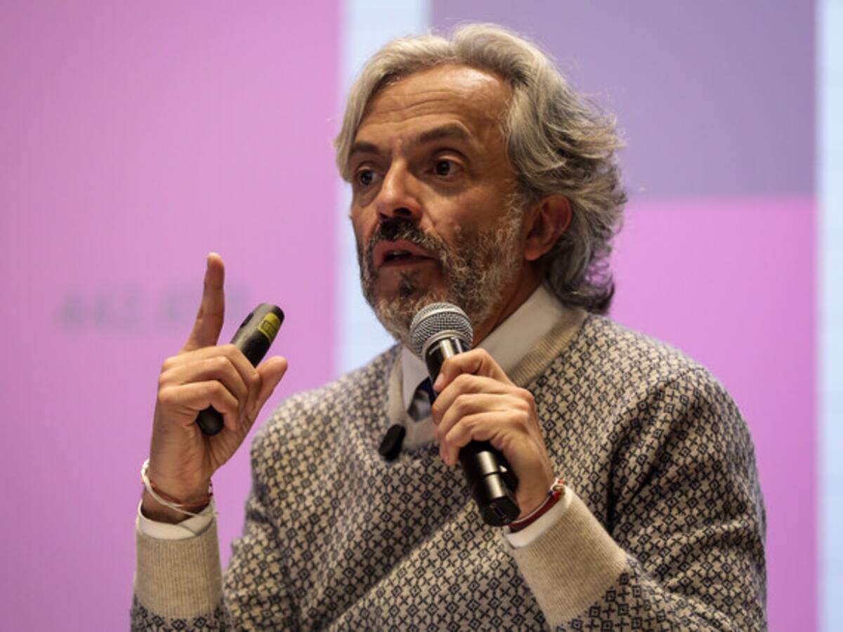 Gente está cansada de tanta polarización y personaje repetido: Oviedo y su candidatura presidencial