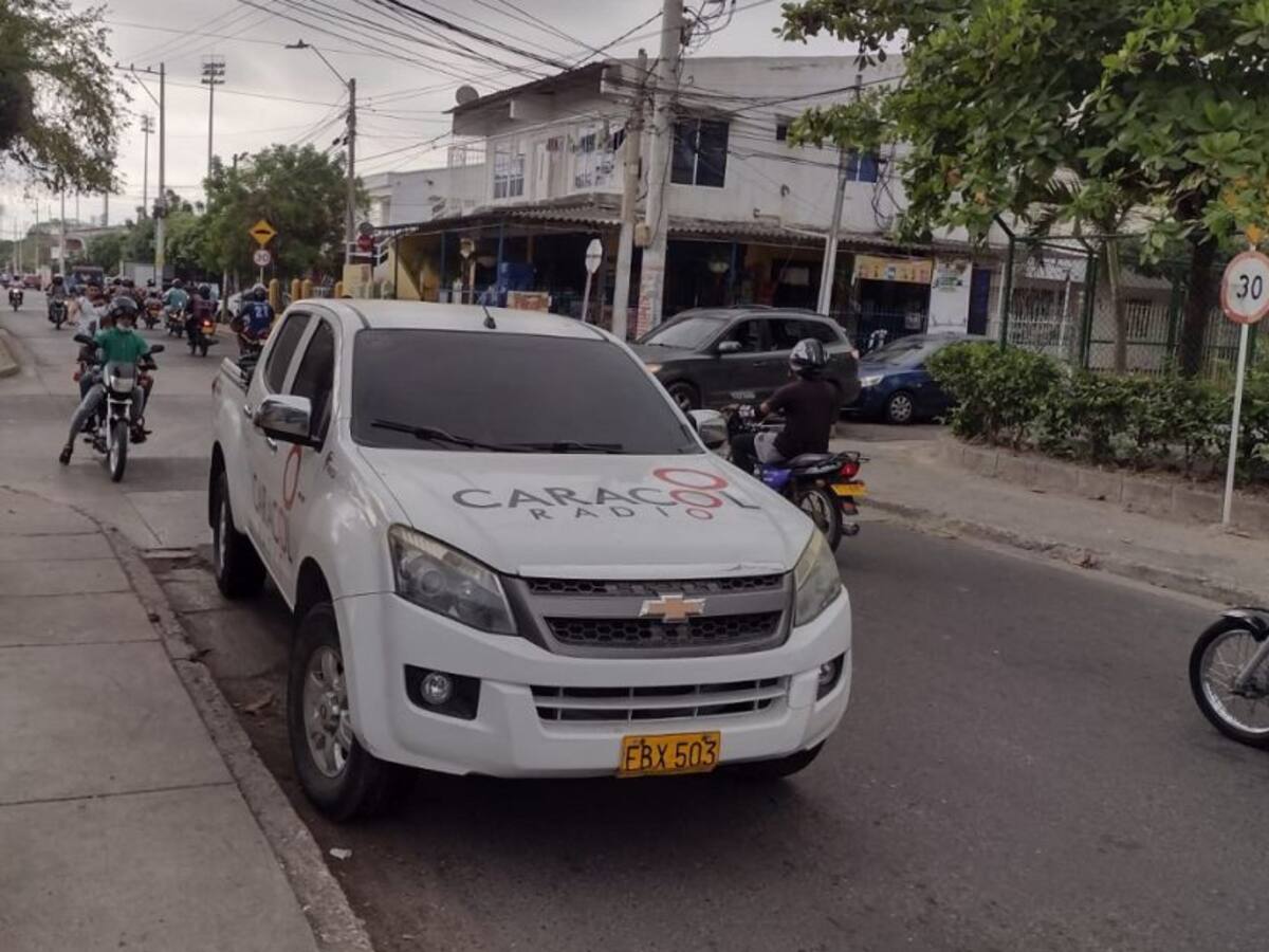 Peligro por zona escolar sin señalización en Castillete