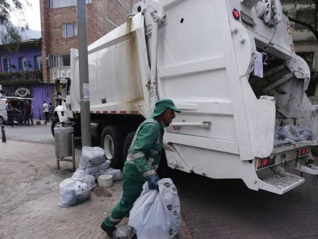 Exigen a Promoambiental normalizar recolección de basuras en Bogotá