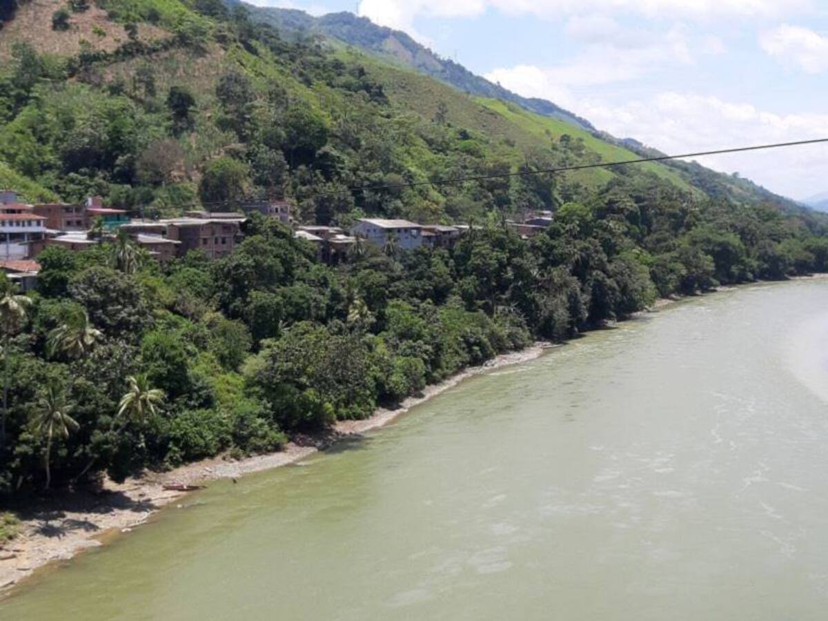 Tragedia en Antioquia, cuatro personas fallecieron al caer al río Cauca