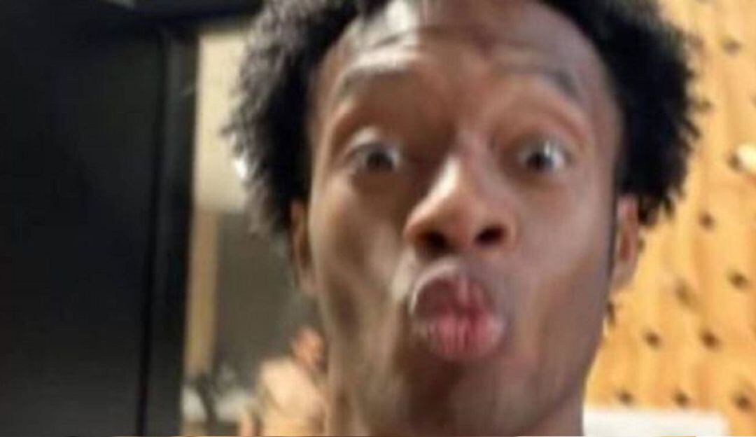 Foto de Cuadrado con Bonucci desnudo. 