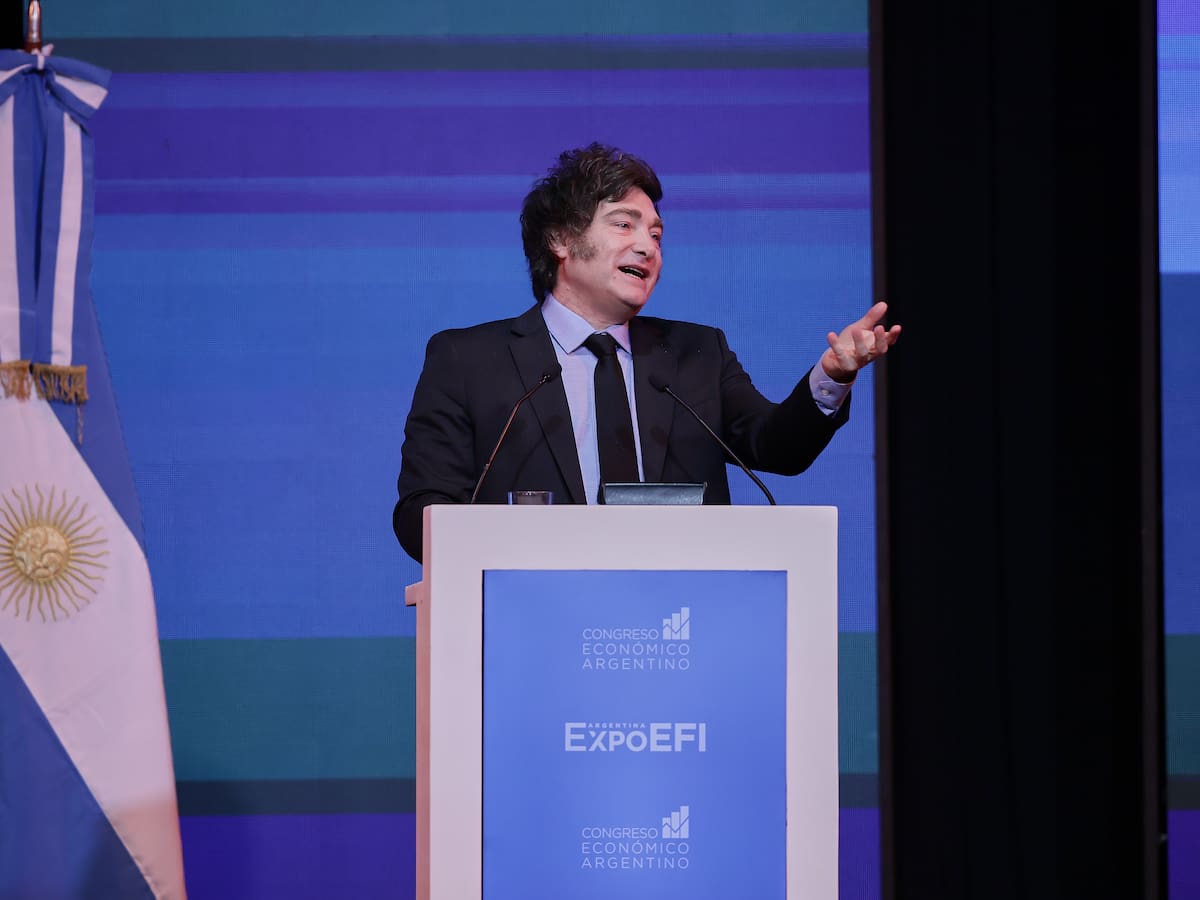 Milei afirma que competirá por la reelección presidencial en las elecciones de 2027