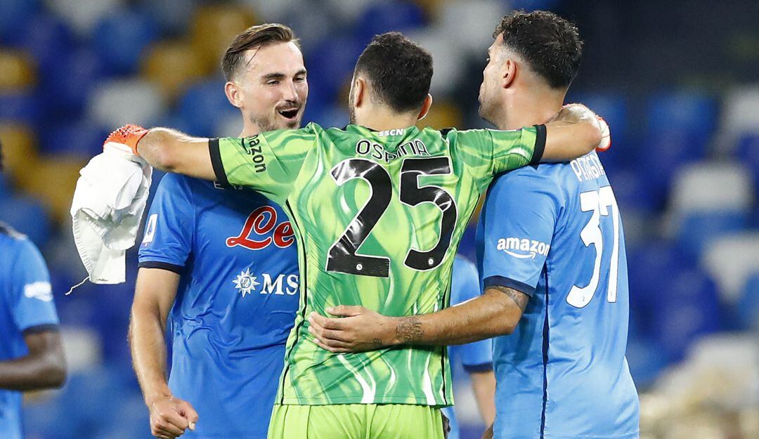 David Ospina festeja el triunfo junto a sus compañeros.