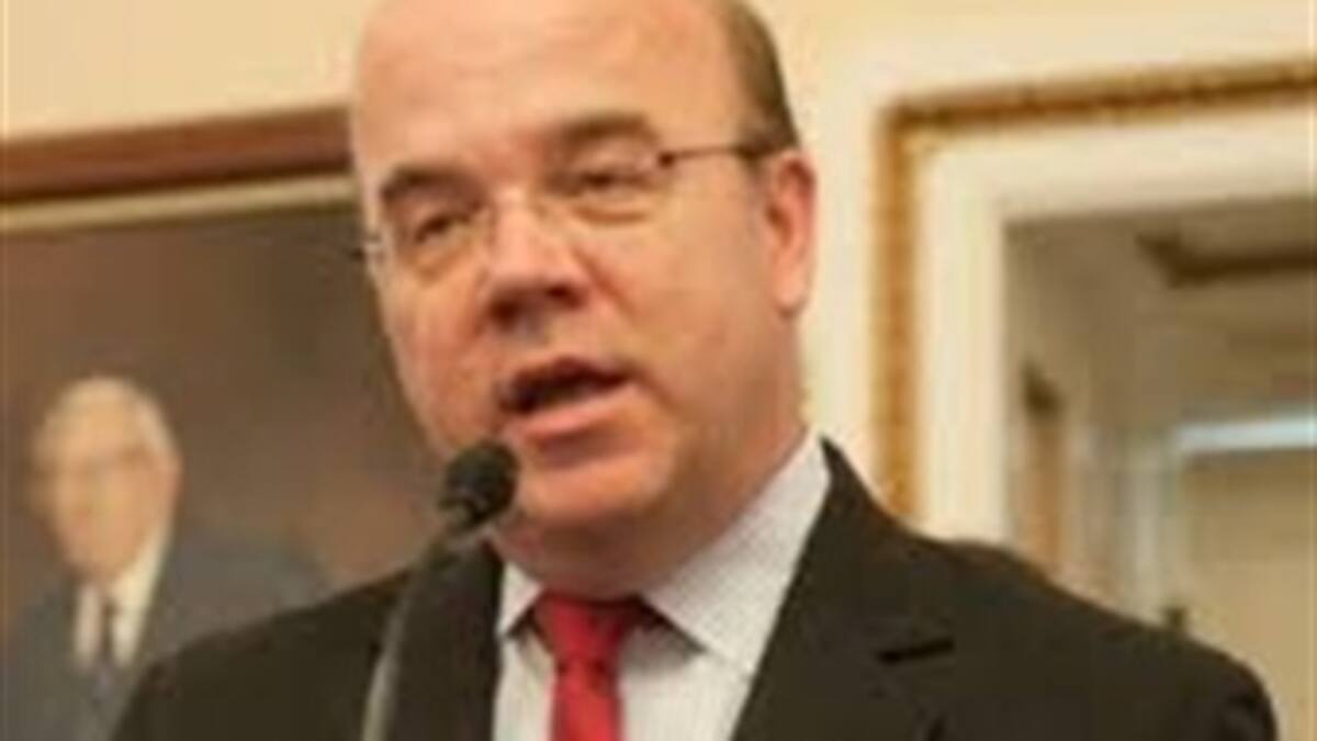 Congresista demócrata critica destitución de Petro