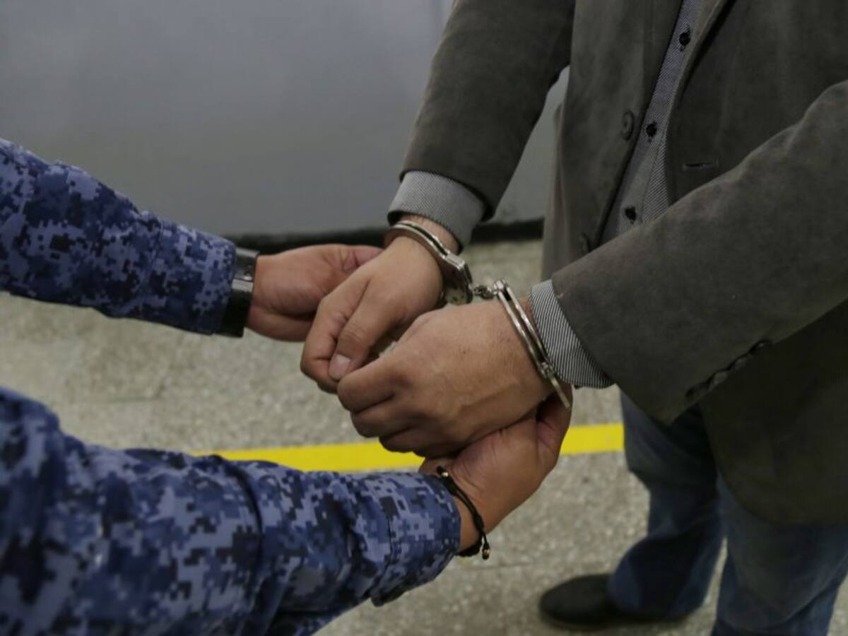 Hombre que disparó a tres ladrones se entregó a la Fiscalía