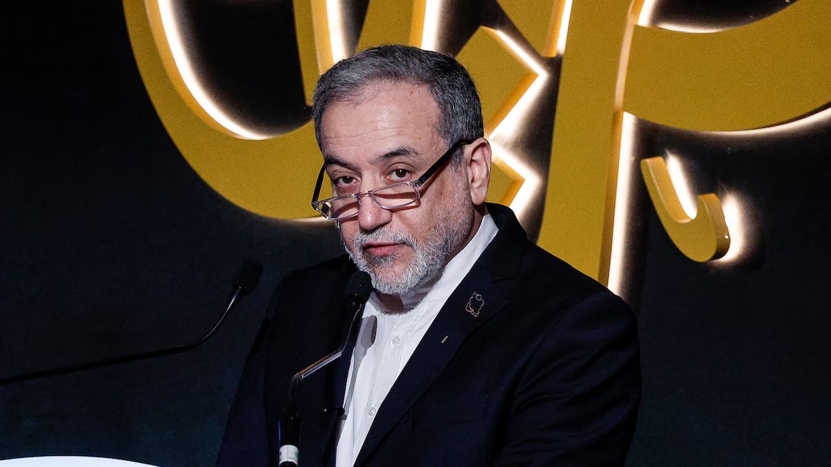 “Su despliegue militar no nos intimida”: Canciller de Irán tras inicio de negociaciones con EE.UU