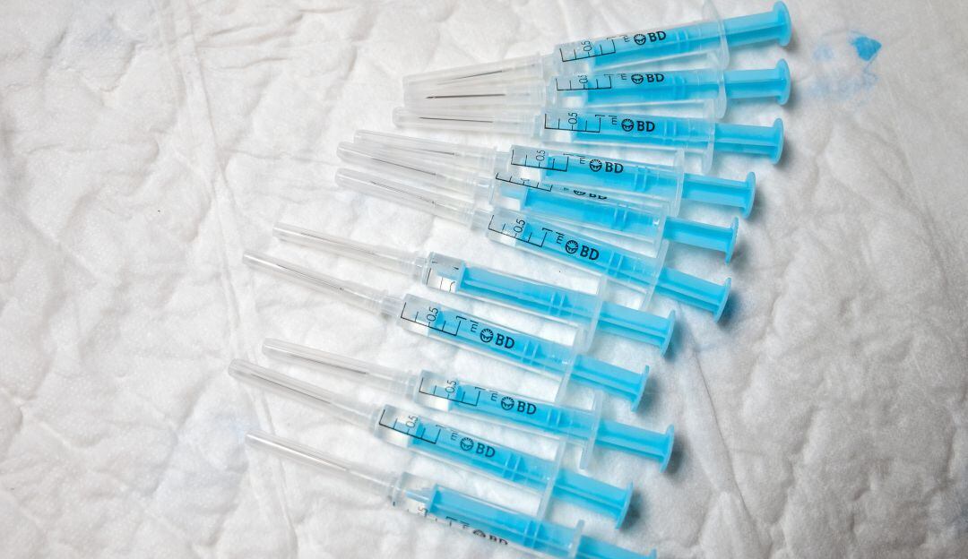 Jeringas listas para el tratamiento del COVID-19