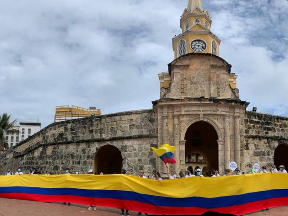 Ciudadanos realizaron plantón en apoyo a la fuerza pública en Cartagena