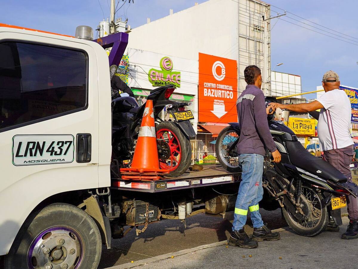70 motocicletas inmovilizadas por circular por el carril exclusivo de Transcaribe