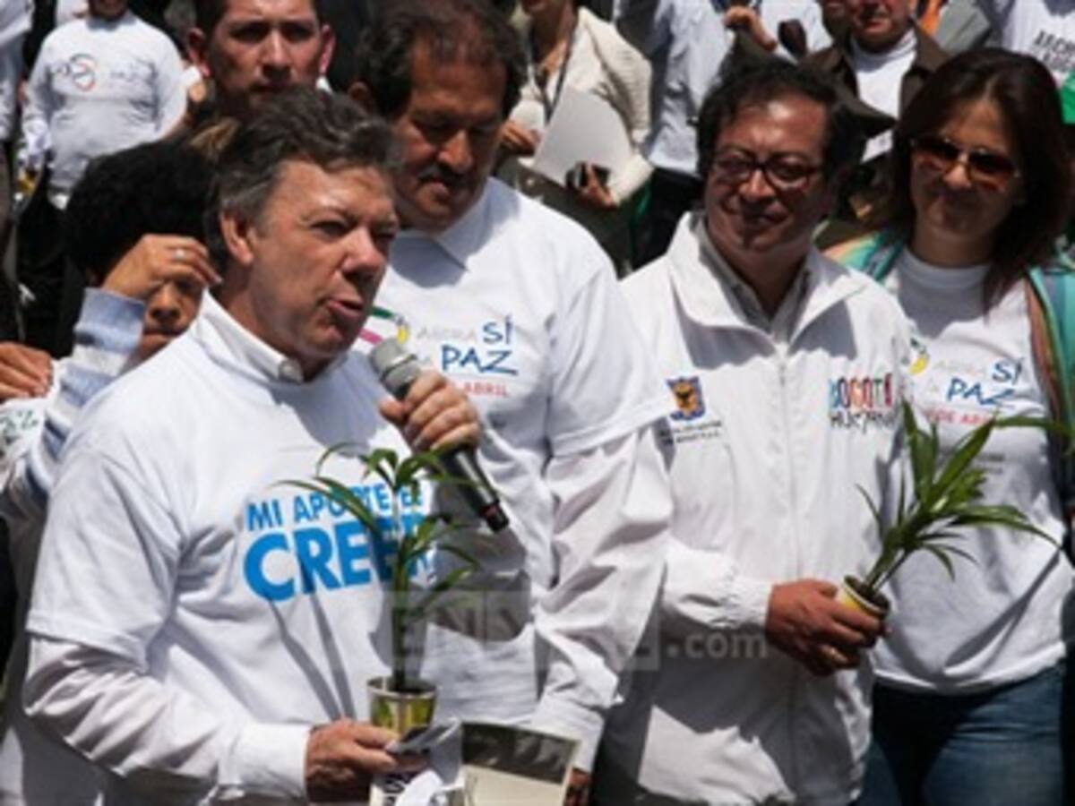 Santos y Petro hicieron política con la marcha del 9 de abril: Centro Democrático