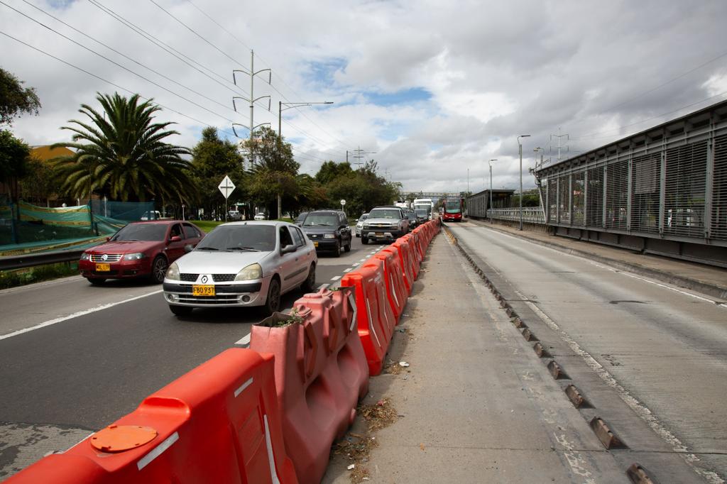 Imagen de los "maletines" plásticos en la Autopista Norte de Bogotá.