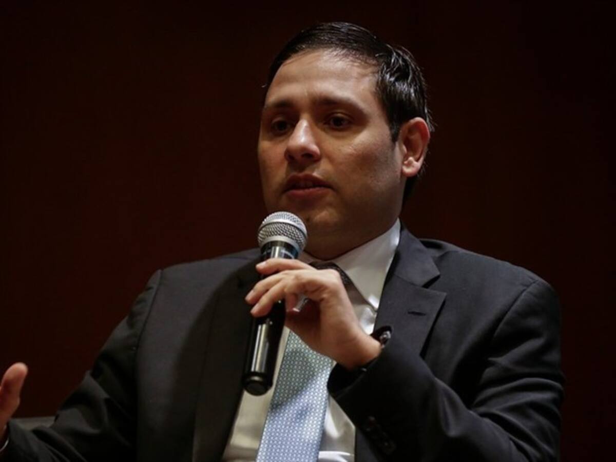 Pulso entre Mauricio Lizcano y representantes a la Cámara por FNA