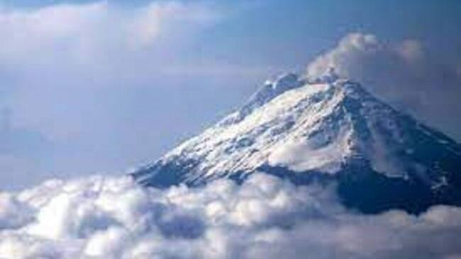 Actividad del volcán Nevado del Ruiz en permanente monitoreo de los organismos de socorro