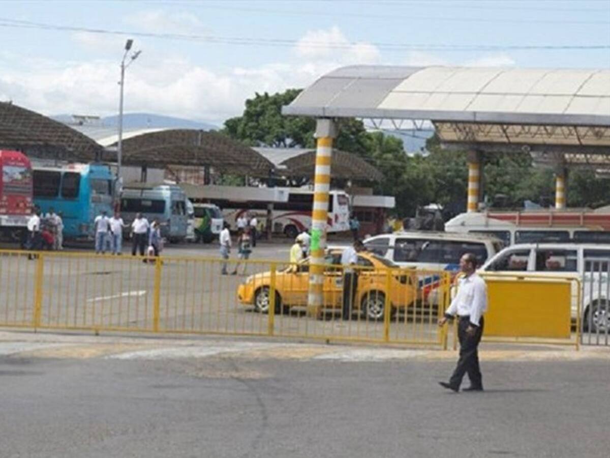 Veeduría acompaña reclamos de propietarios de locales de la terminal