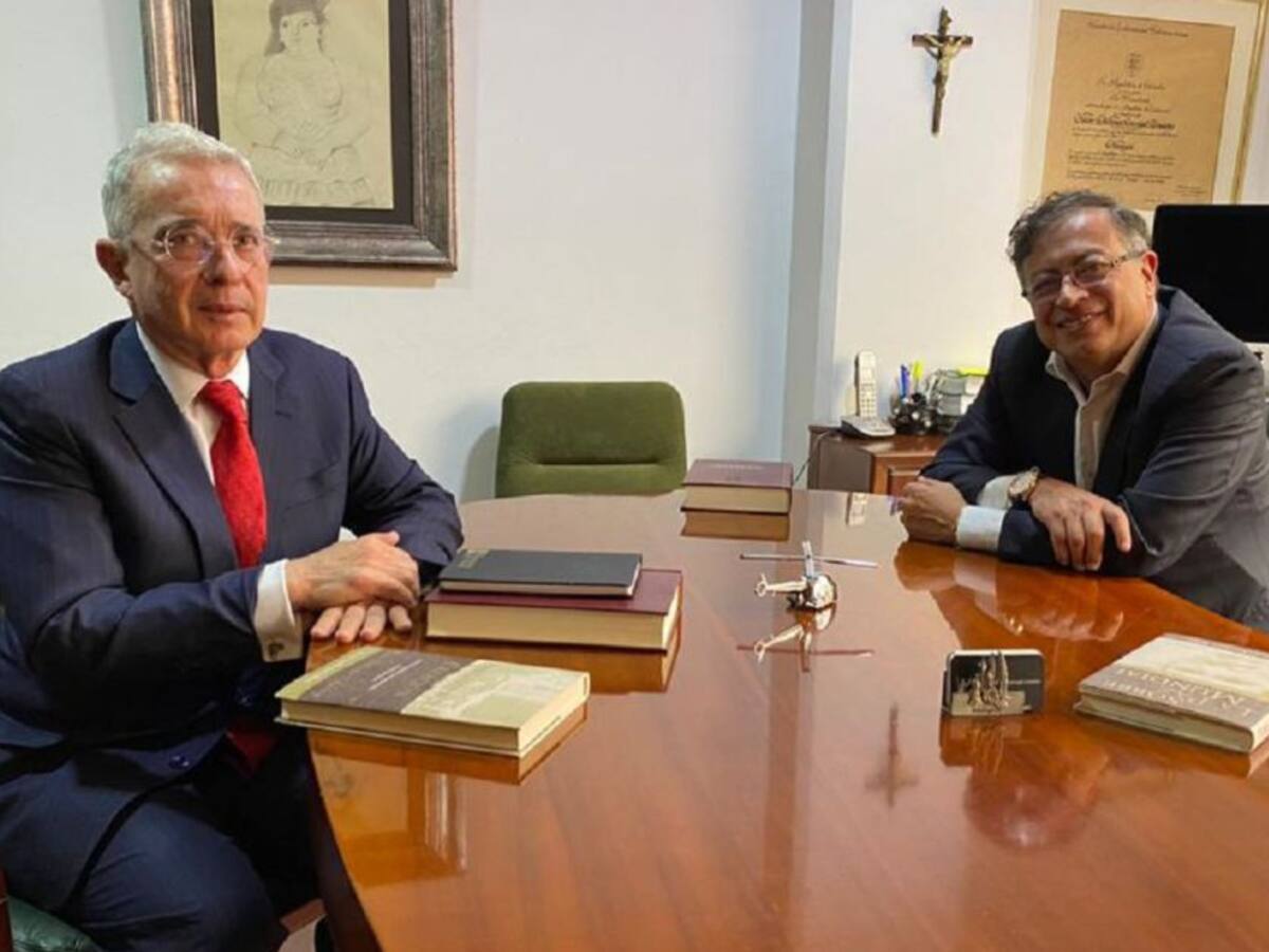 Propuestas a favor y en contra: Uribe tras reunión con Petro