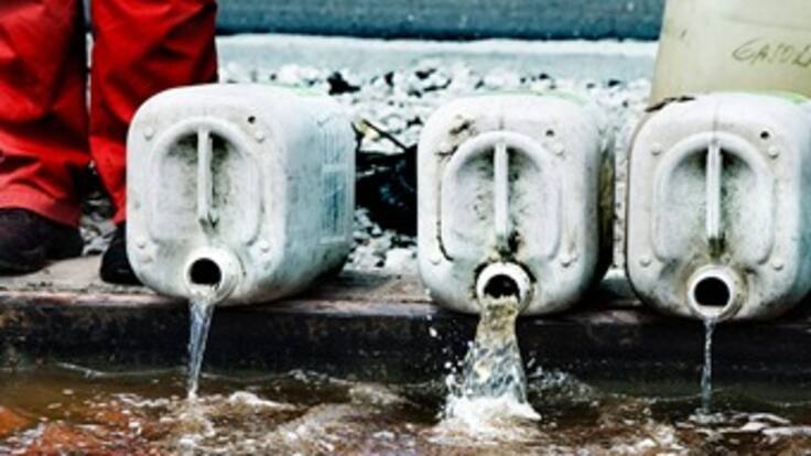 Fue superada emergencia por filtración de combustible en canal de la Av. Boyacá