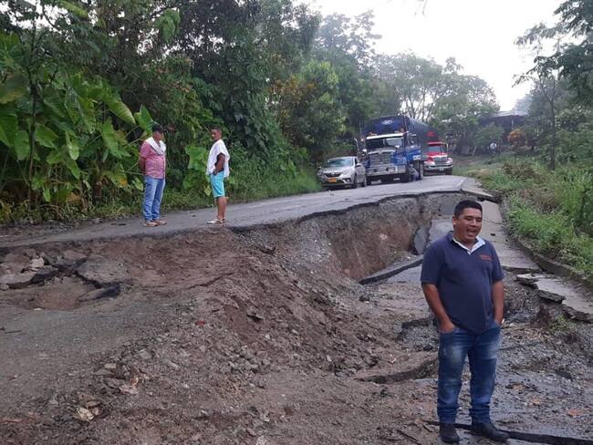 Fuertes lluvias ocasionan daños en vías del Tolima