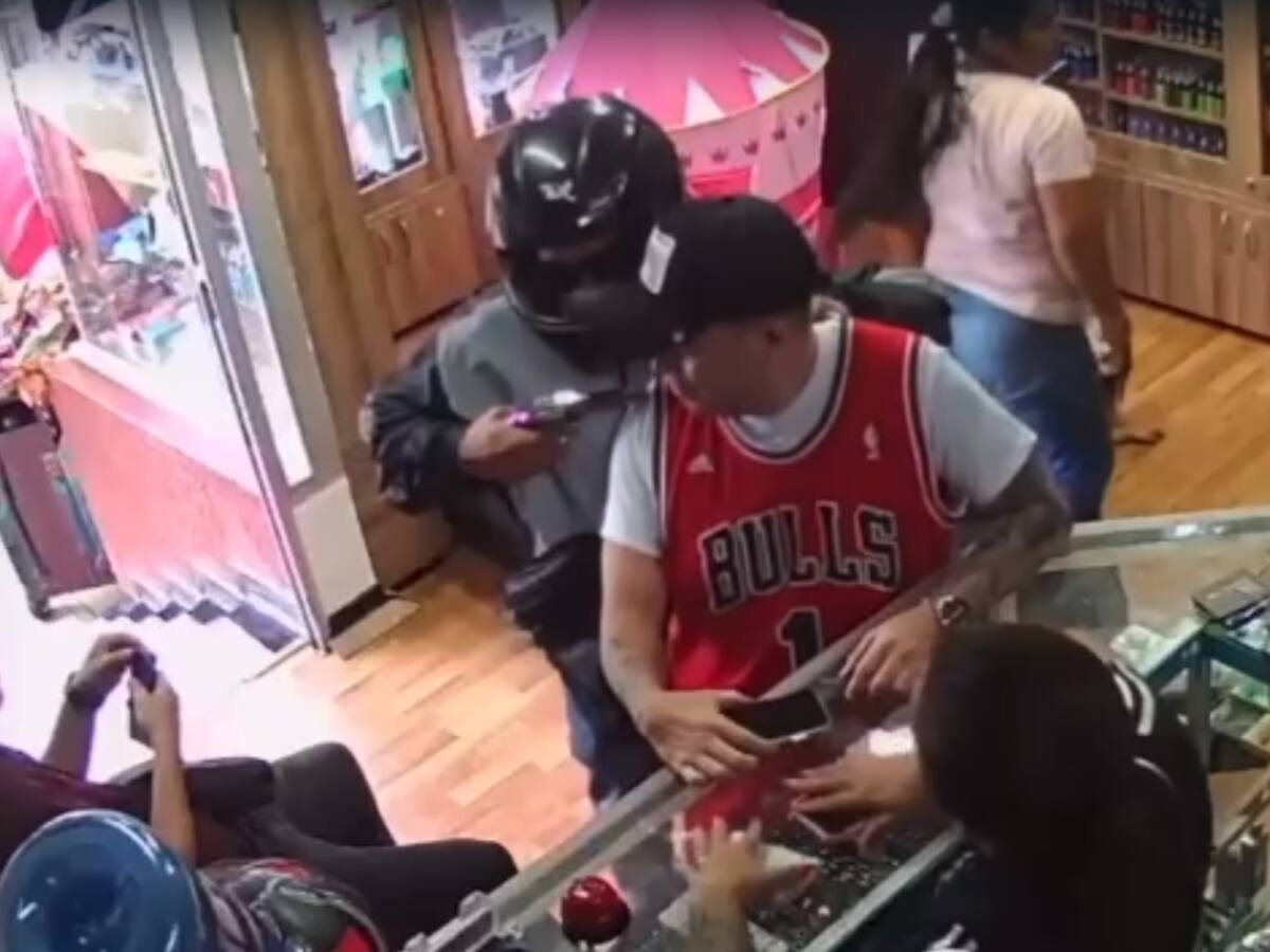 En cámaras de seguridad quedó registrado hurto en centro de Armenia