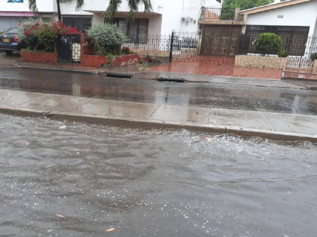 Baja presión provoca lluvias y fuertes vientos en Cartagena