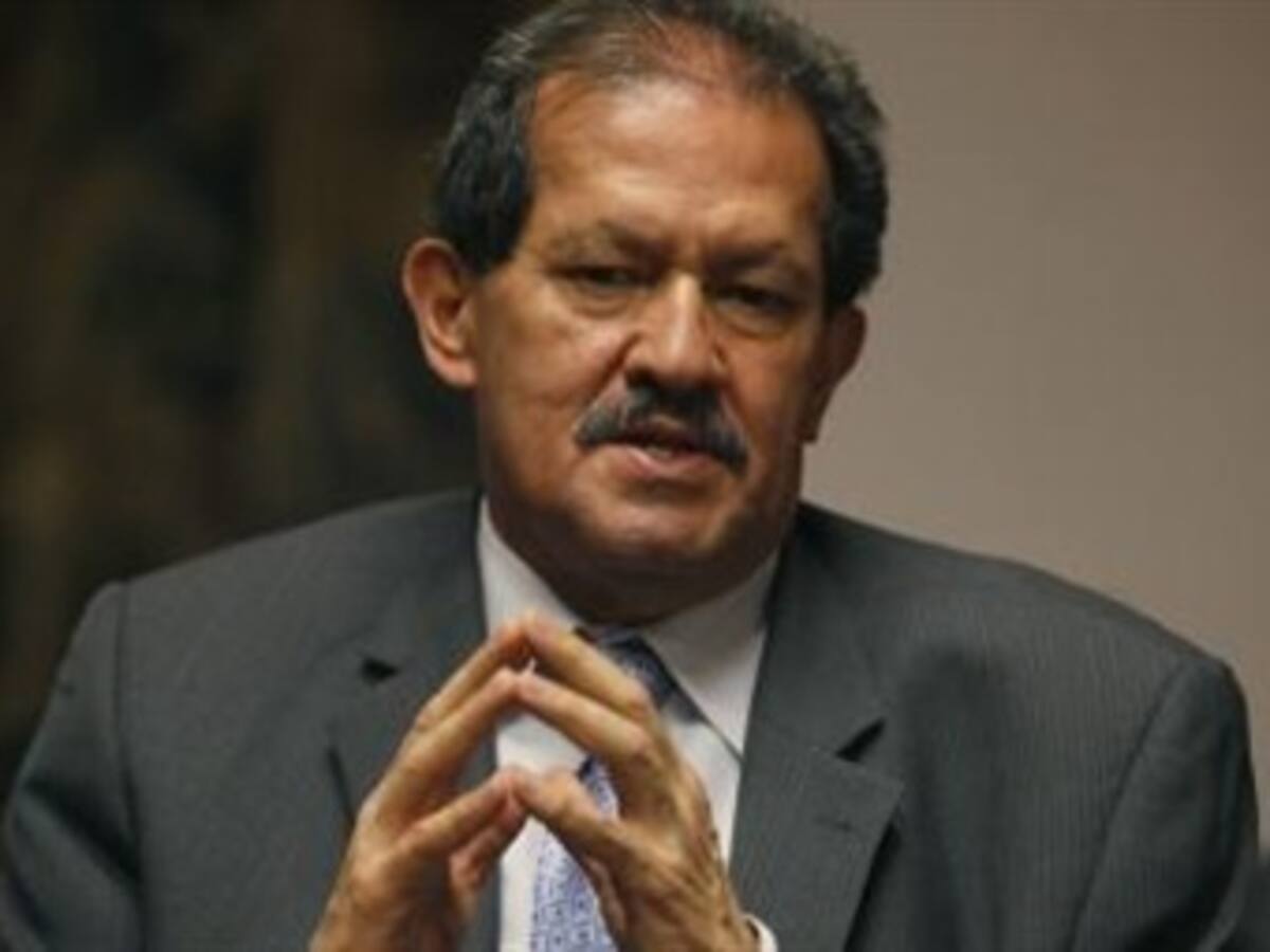 Cinco senadores se reunieron con Angelino Garzón para determinar cuál es su posición política