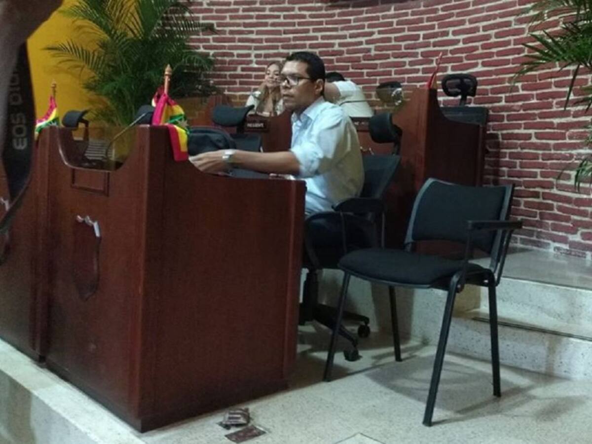Por estar sin contrato, sacan del Concejo a enlace de Alcaldía de Cartagena