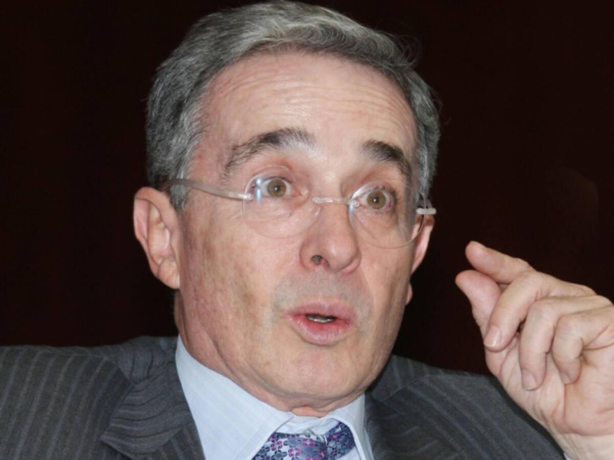 Defensa Uribe presentó nulidad contra proceso por manipulación de testigos