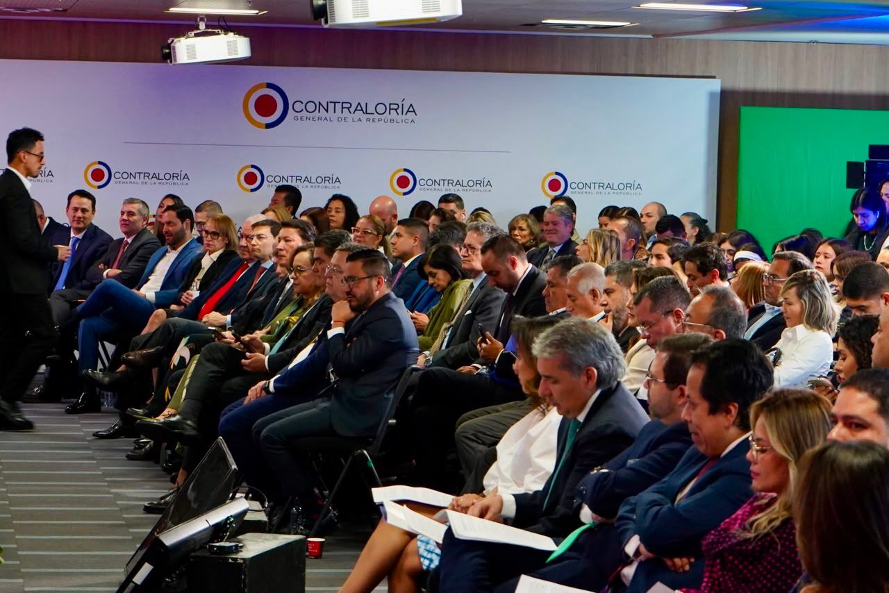 Según Carlos Hernán Rodriguez, Contralor General de la Republica, la entidad amplió el universo de recursos vigilados: pasó de $737 billones en 2022 a $1.030 billones en 2026. | Foto: Caracol Radio