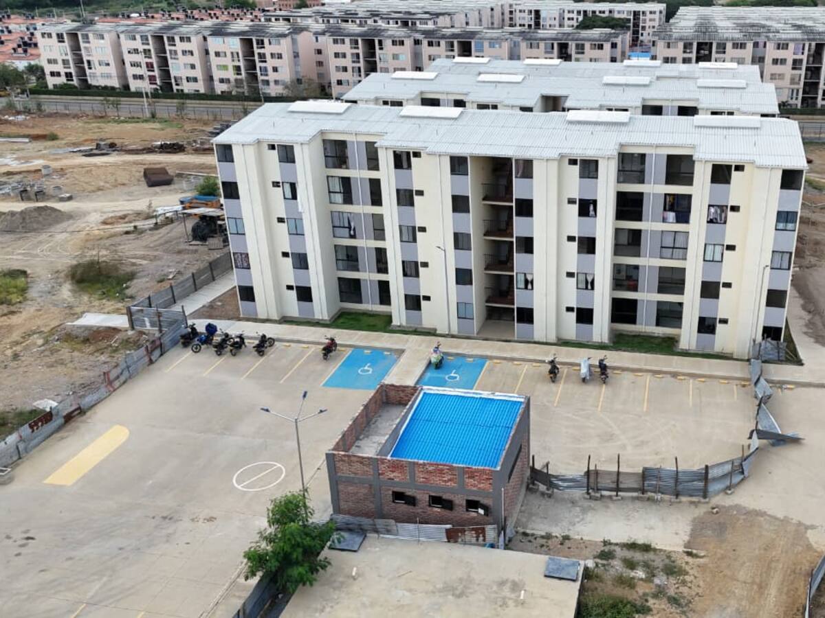 66 familias damnificadas de Cúcuta firman escrituras de sus nuevas viviendas