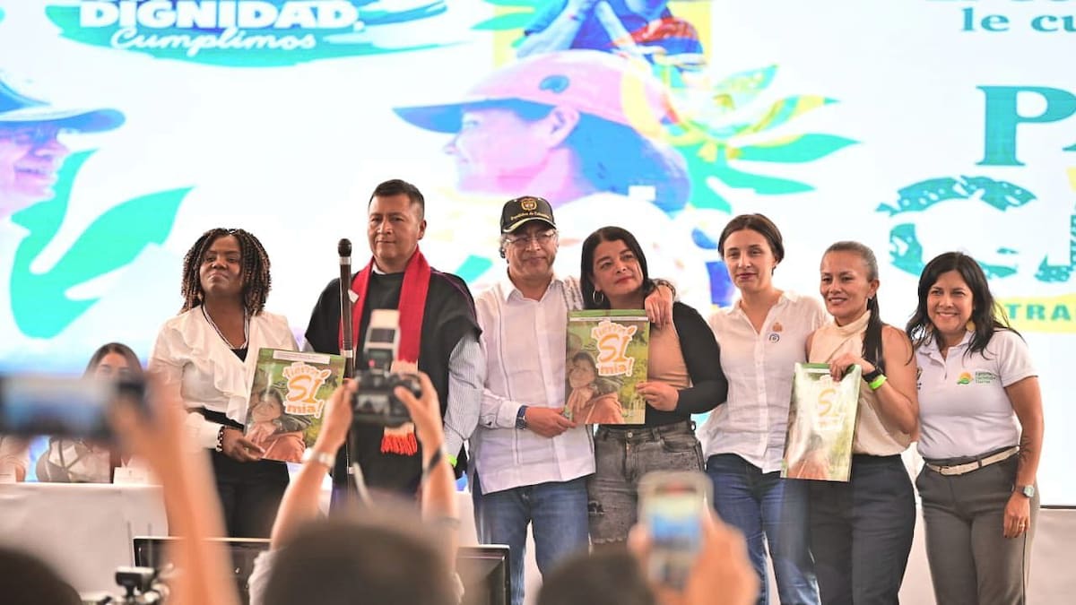 Campesinos celebran histórica entrega de 10.000 hectáreas para sembrar dignidad y paz