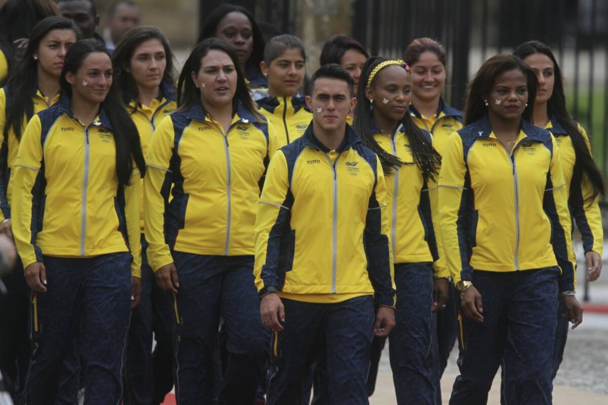 Delegación de deportistas colombianos encabezados por Jossimar Calvo y Jackeline Renteria. 