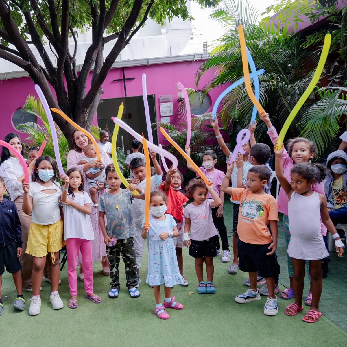 Gestora Social de Bolívar llevó regalos a menores con cáncer de la Casa del Niño