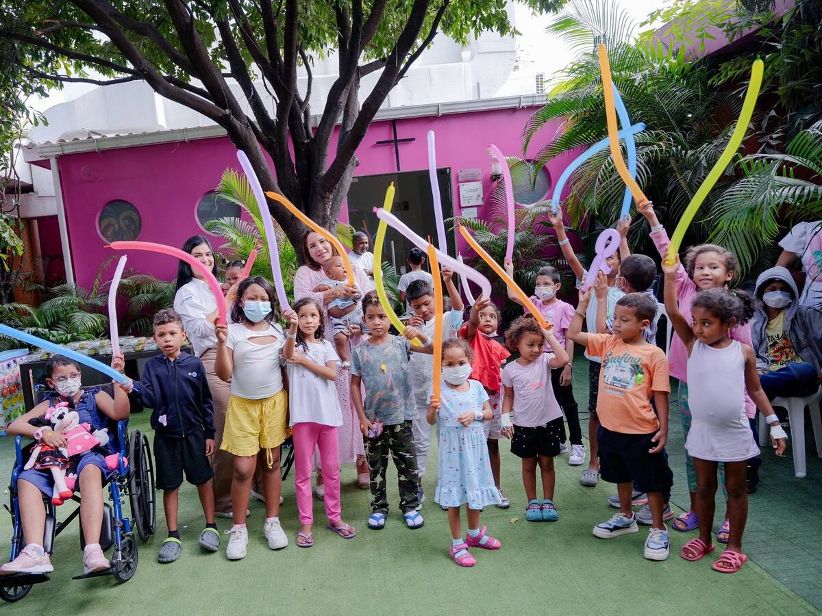 Gestora Social de Bolívar llevó regalos a menores con cáncer de la Casa del Niño