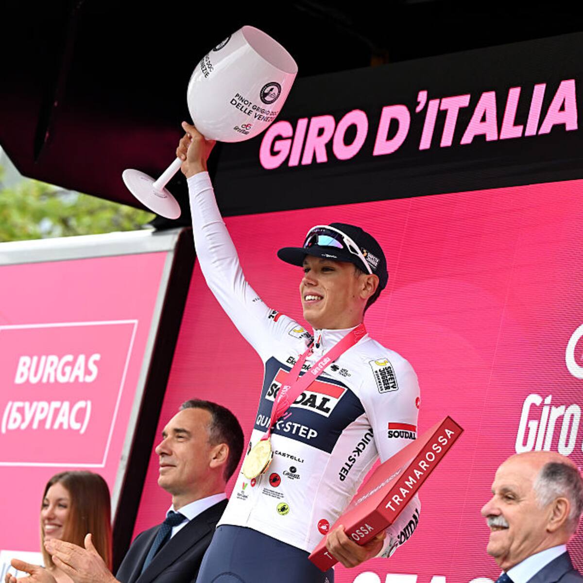 Así quedaron los colombianos en la clasificación general del Giro de Italia tras accidentada etapa 1