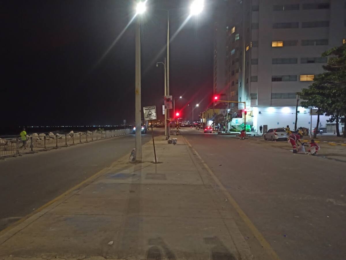 Veolia realizó limpieza en la Avenida Santander después del Desfile de Independencia