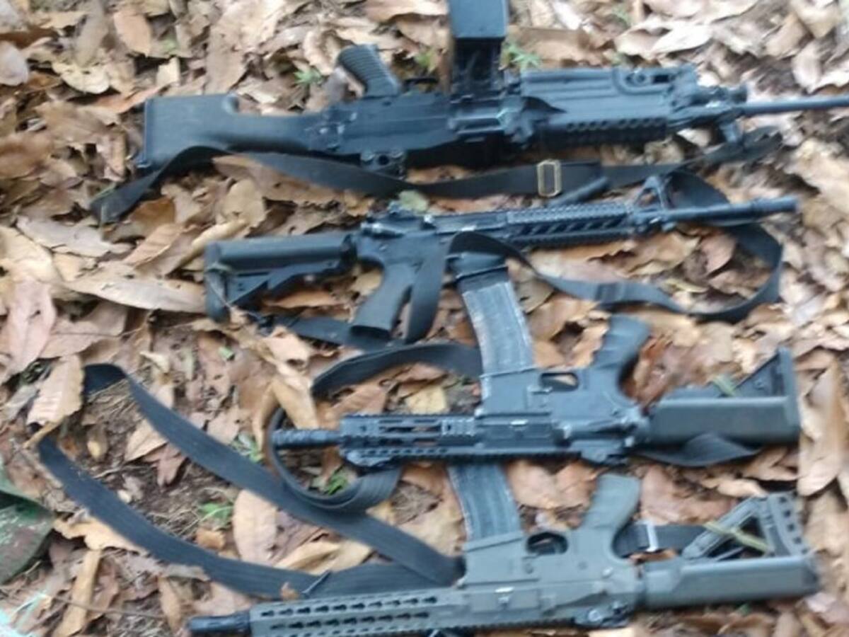Cae banda dedicada a tráfico de armas de uso privativo y falsedad de dinero
