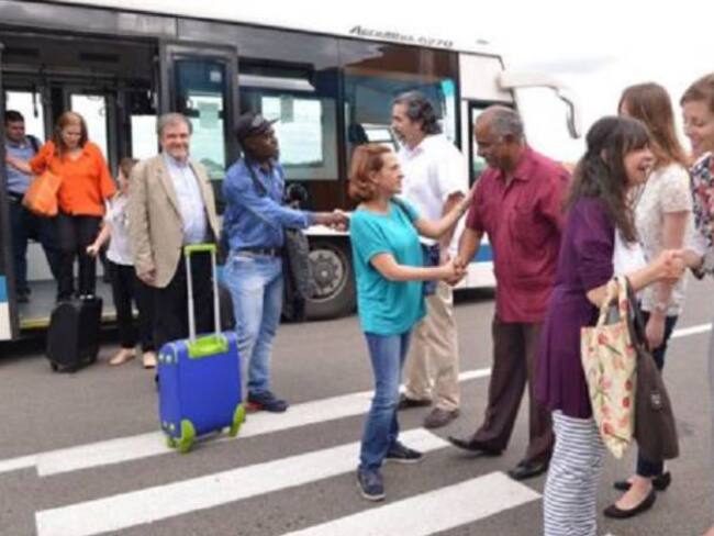 Víctimas llegan a Cuba para anuncio de acuerdo entre Gobierno y Farc