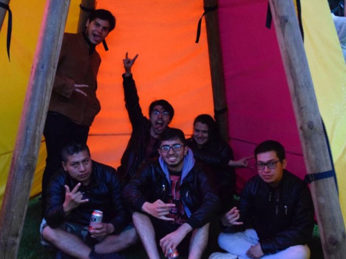 Así se vive el Cosquín Rock bajo la lluvia