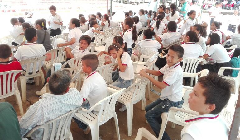 Menores que reciben alimentación escolar
