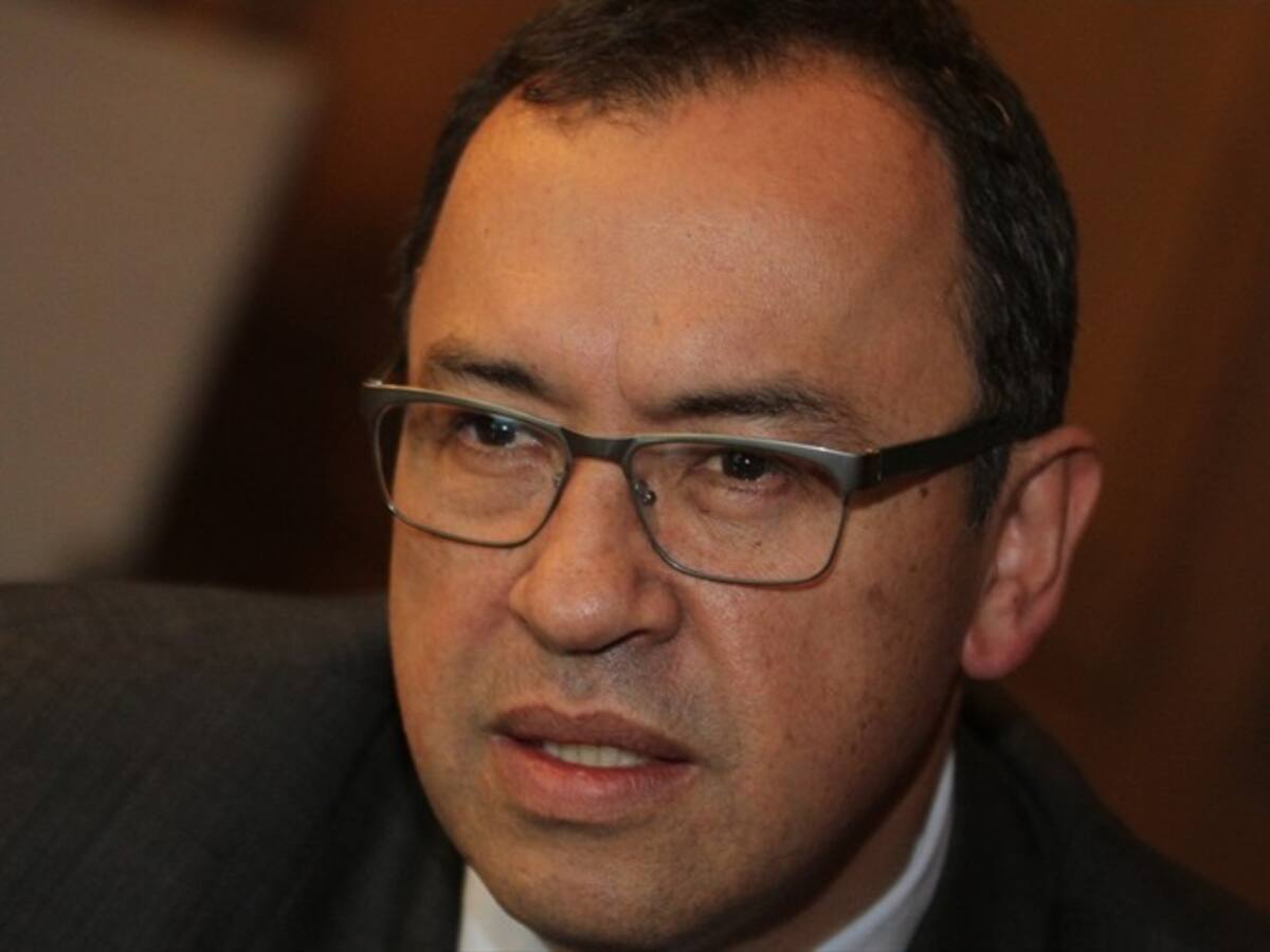 Alfonso Prada asegura que seis de sus funcionarios de Presidencia presentaron renuncia