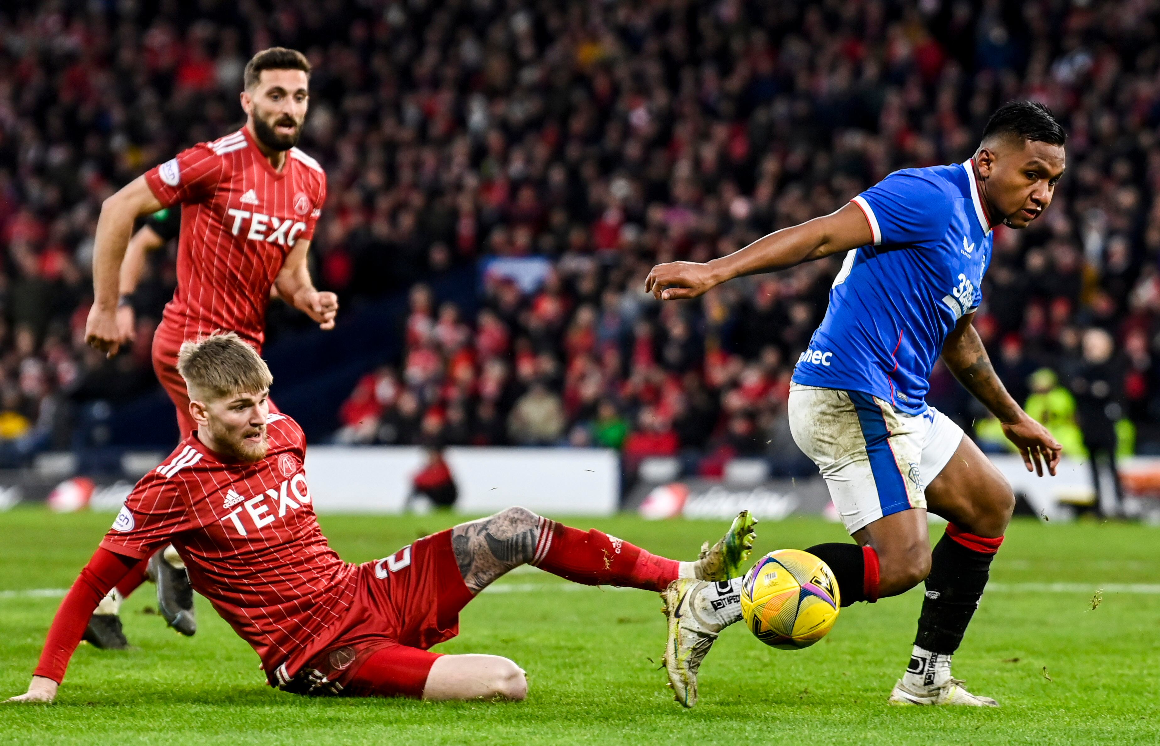 Alfredo Morelos dio una asistencia para el Rangers. (Photo by Rob Casey/SNS Group via Getty Images)