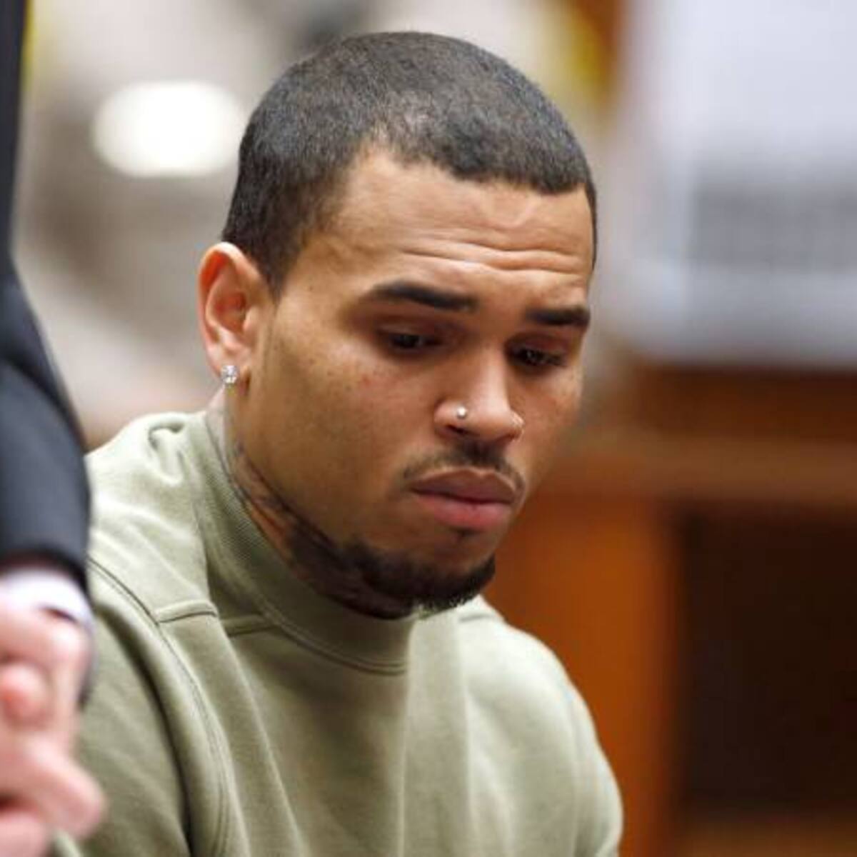 "Ella me golpeó y yo le di un puñetazo en la cara", Chris Brown sobre su agresión a Rihanna