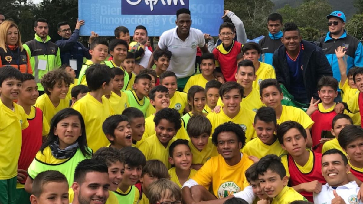 Mina celebró el primer campus deportivo de su Fundación junto a Cuadrado