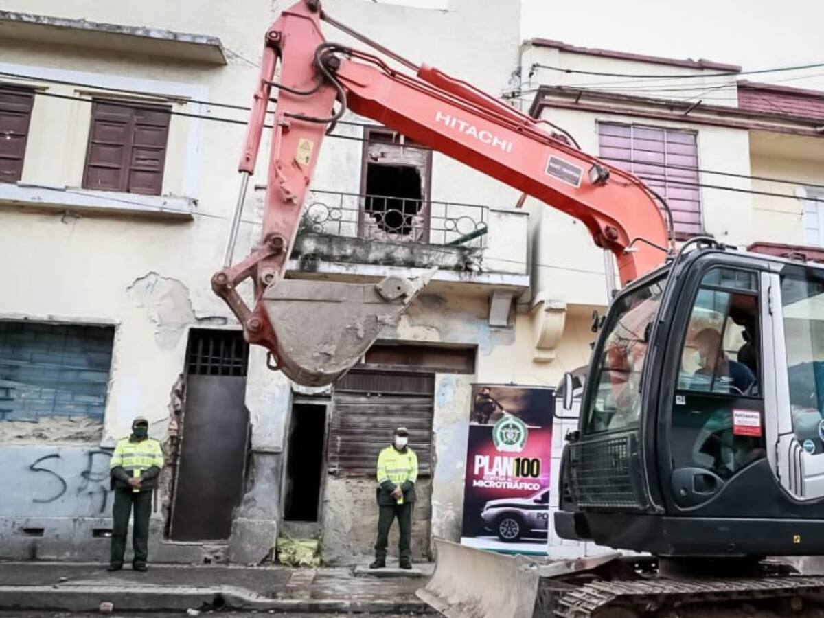 Distrito expropia y demuele inmueble usado como olla del microtráfico