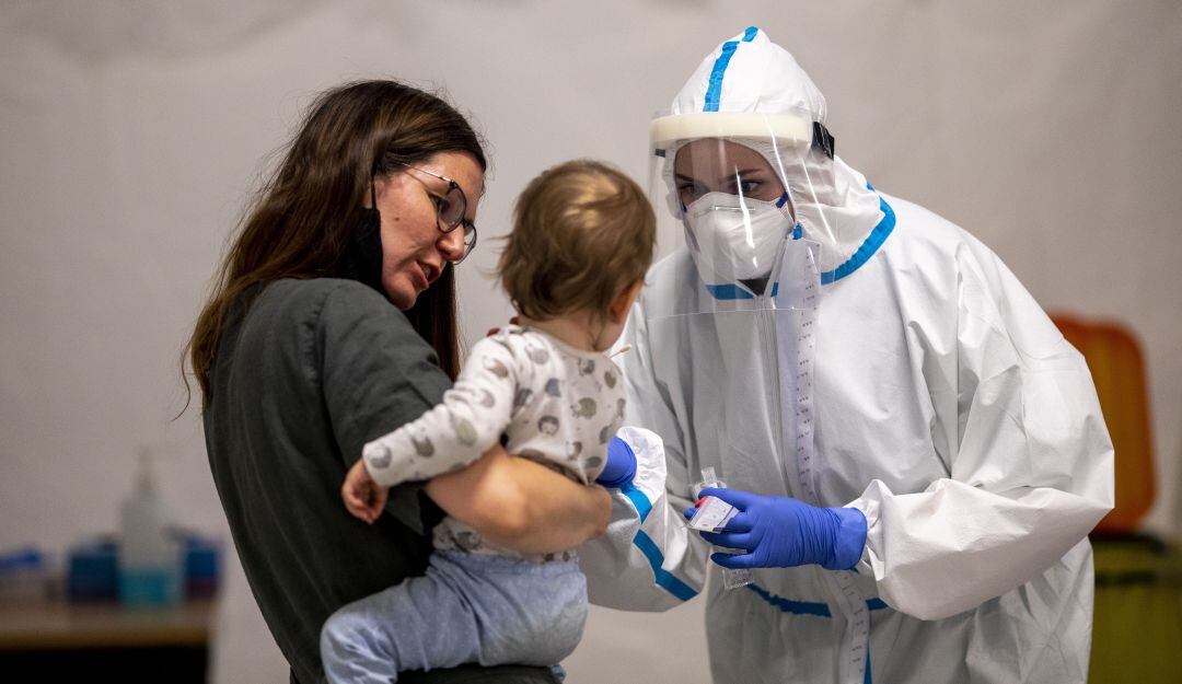 Investigadores muestran que los niños son propagadores silenciosos del COVID-19