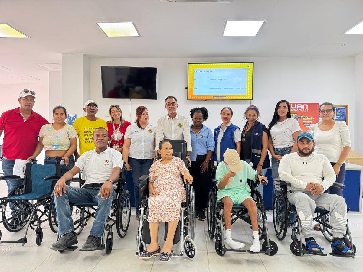 Distrito de Cartagena ha entregado 16 sillas de ruedas a personas con discapacidad