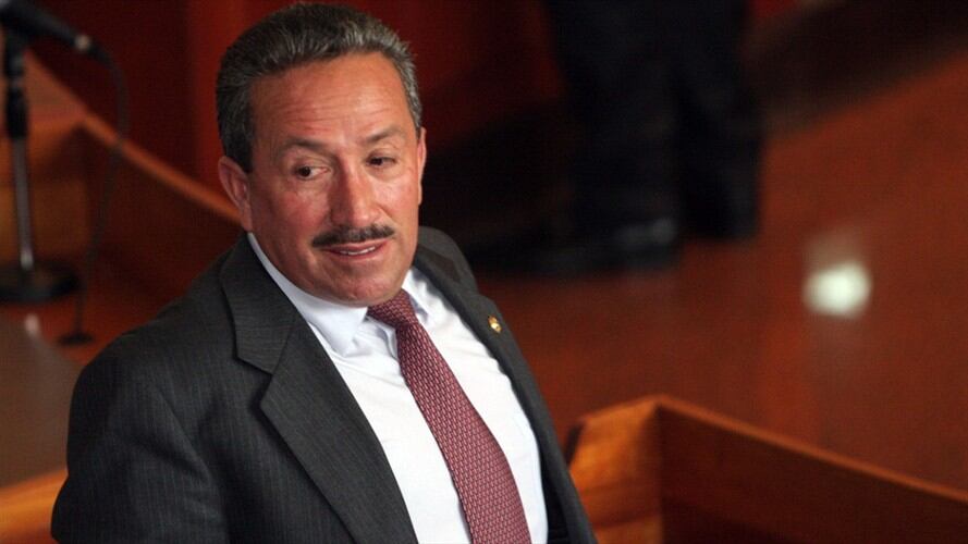 El coronel Hugo Aguilar y sus hijos, el ex gobernador de Santander, Richard Aguilar y el senador Mauricio Aguilar, acompañaron al vicepresidente German Vargas Lleras. Foto: Colprensa