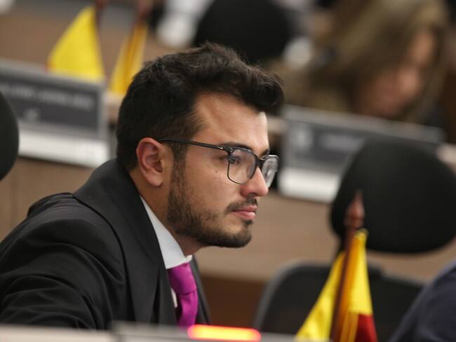 El concejal Luis Carlos Leal anuncia su precandidatura a la Alcaldía de Bogotá